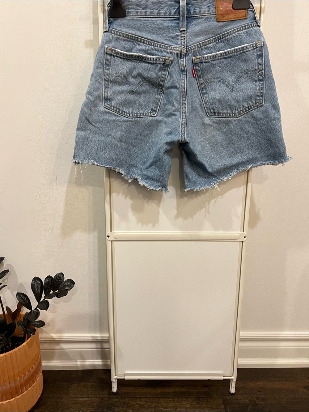 Levi’s Cutoff Shorts - Picture 4 of 8